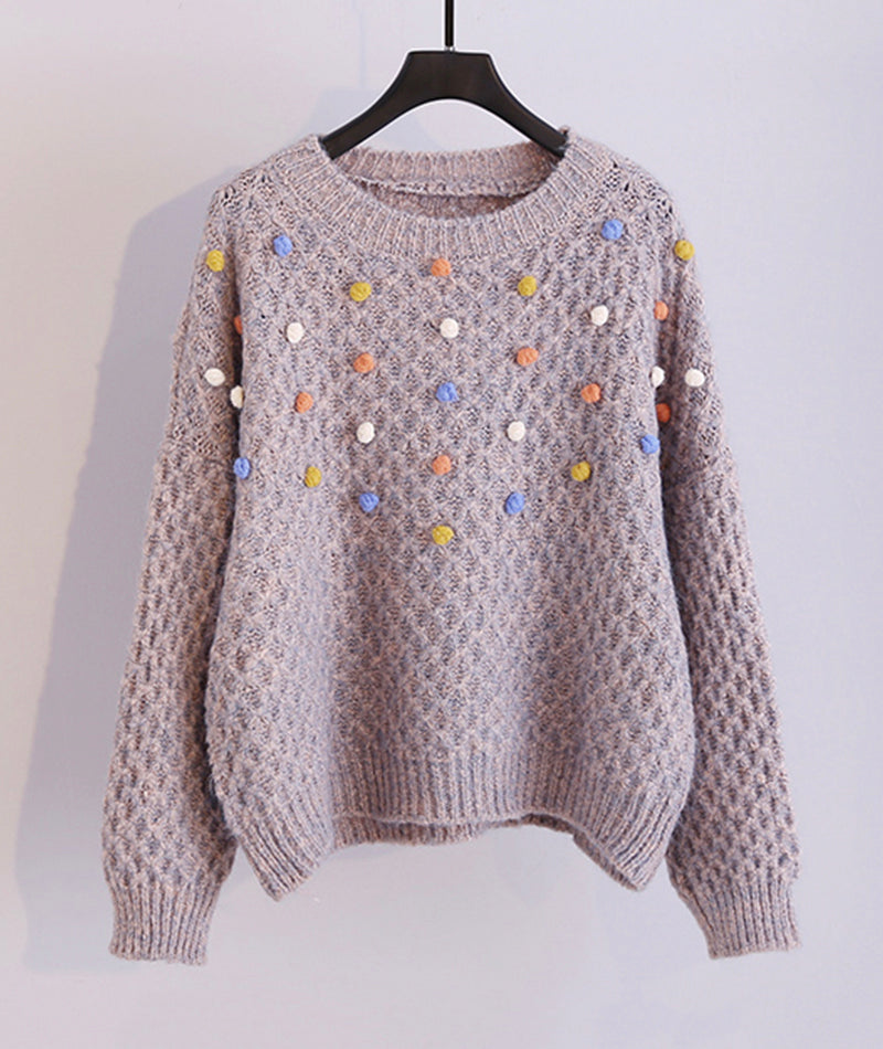 Pull épais à col rond orné de pompons colorés 062