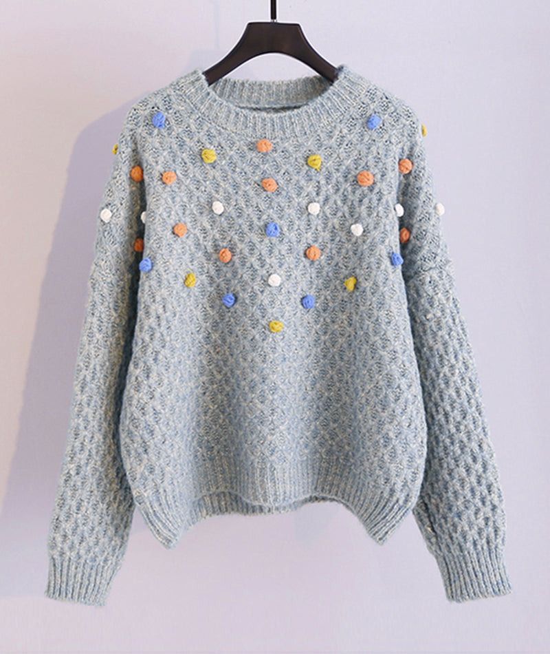 Pull épais à col rond orné de pompons colorés 062