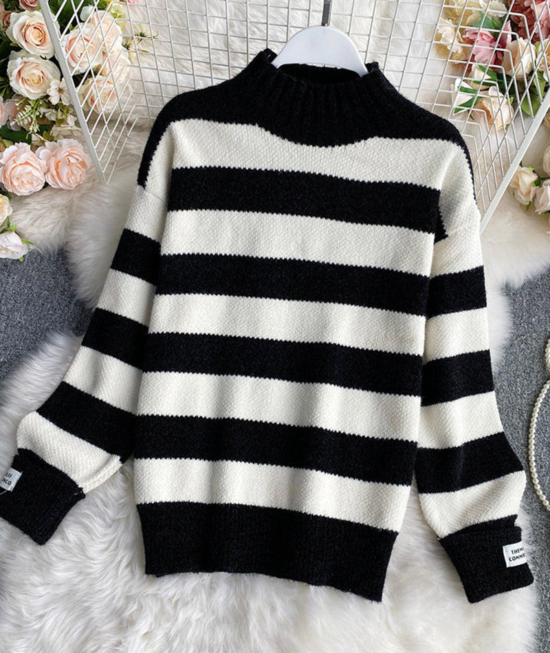 Langärmliger Pullover mit einfachen Streifen 060