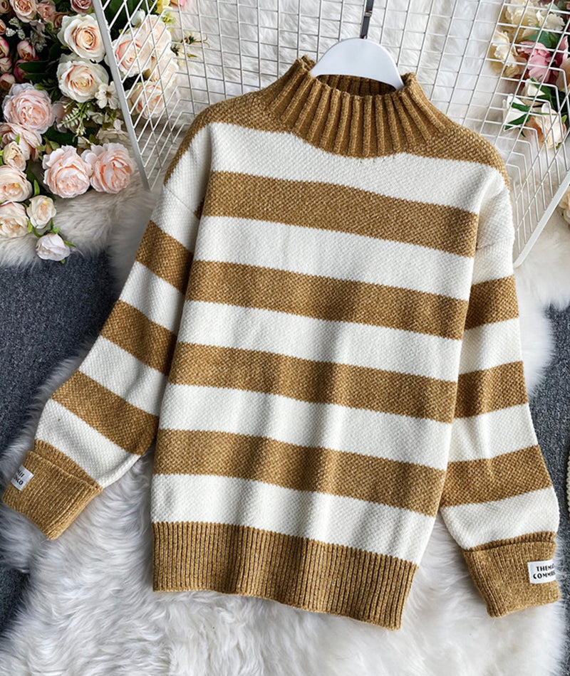 Langärmliger Pullover mit einfachen Streifen 060
