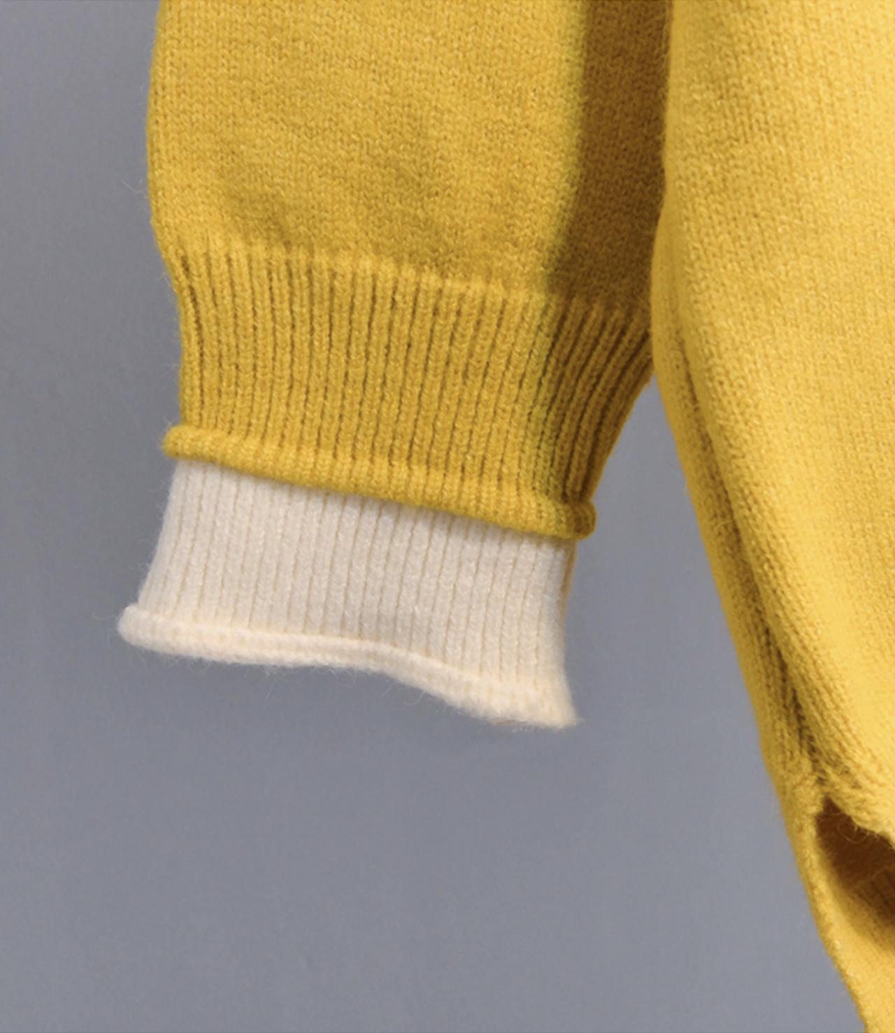 Simple round neck long sleeve sweater  031
