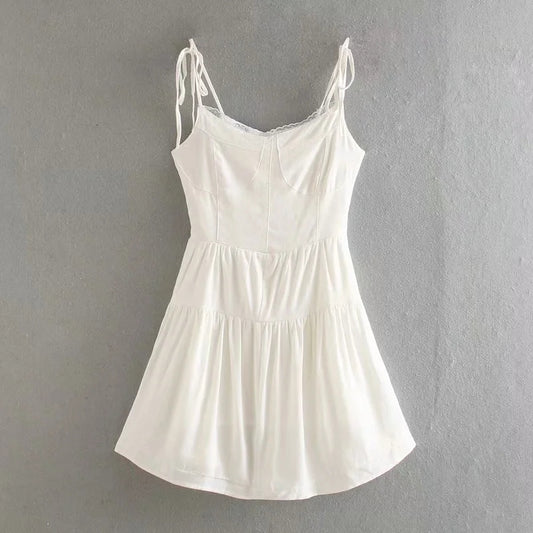 Robe à lacets en dentelle française avec cordon de serrage et taille fine 7128