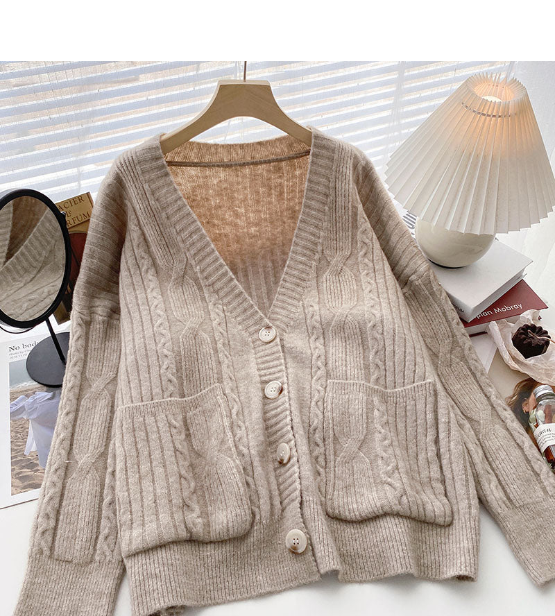 Minority Retro-Langarmjacke mit V-Ausschnitt und Twist 6109