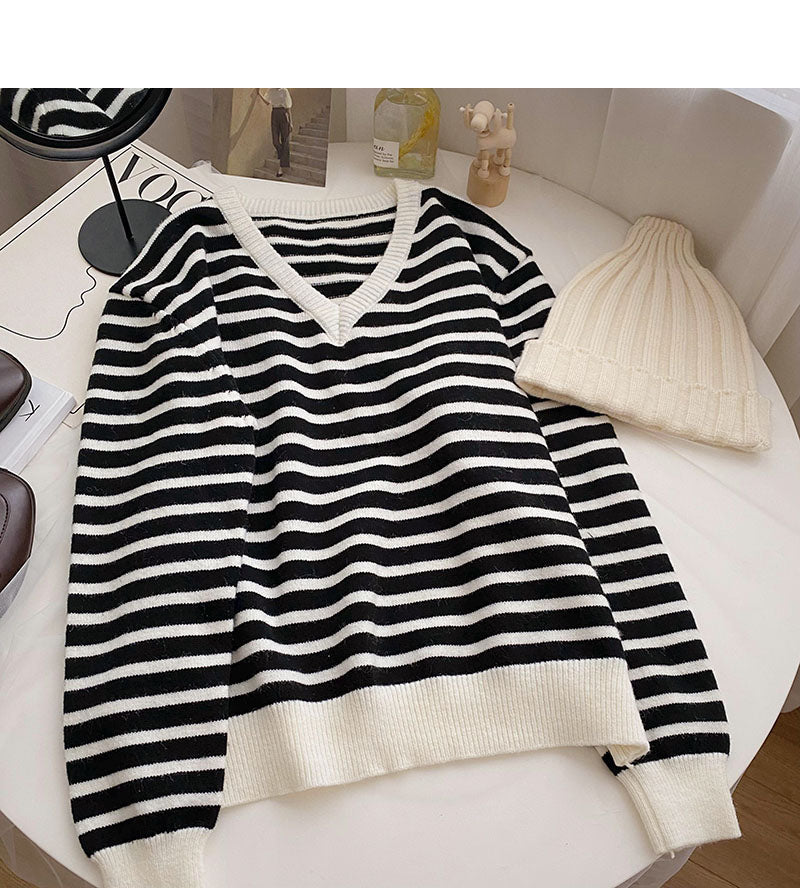 Vintage V-neck striped long sleeve top with knitted cold hat  6029