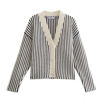 New Vintage Strickjacke mit V-Ausschnitt in Schwarz und Weiß mit vertikalen Streifen 7487