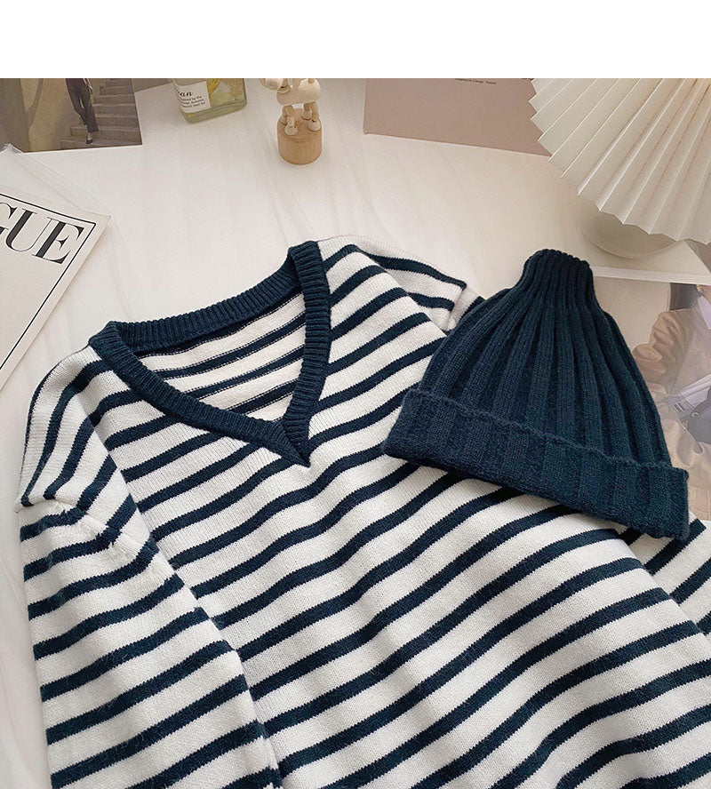 Vintage V-neck striped long sleeve top with knitted cold hat  6029