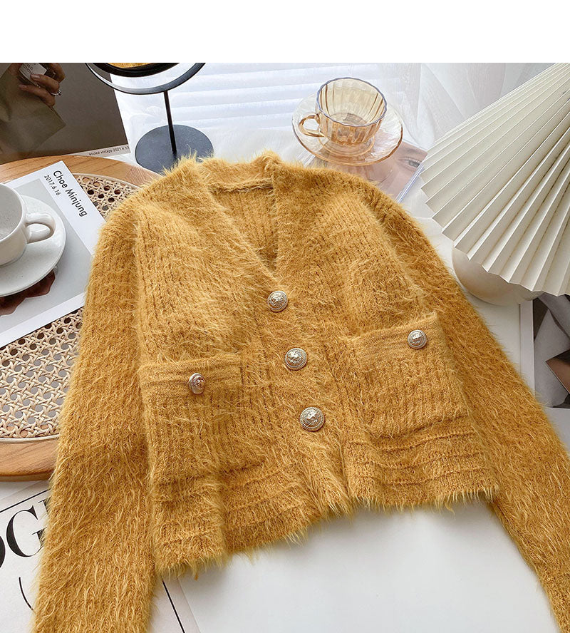The new Korean version is gentle and thin. Short long sleeve V-neck top  6025