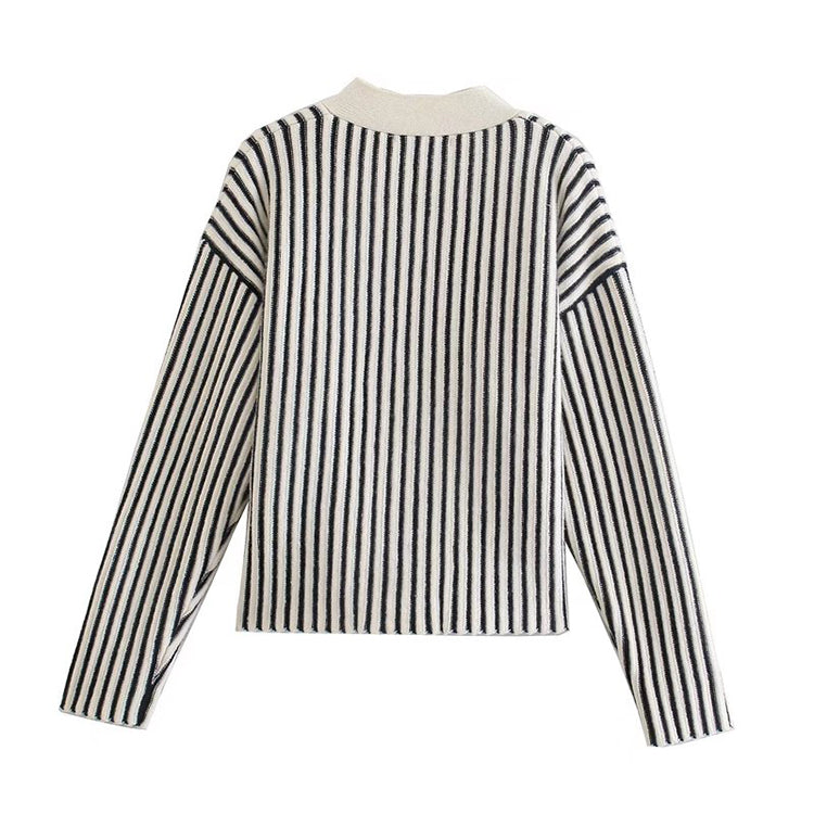 New Vintage Strickjacke mit V-Ausschnitt in Schwarz und Weiß mit vertikalen Streifen 7487