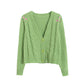 Kurzer Cardigan mit Blumenstickerei und V-Ausschnitt 7396