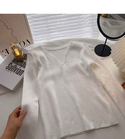 Einfarbiger Pullover mit langen Ärmeln und V-Ausschnitt 6535
