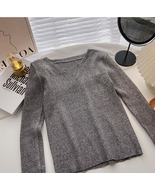 Einfarbiger Pullover mit langen Ärmeln und V-Ausschnitt 6535