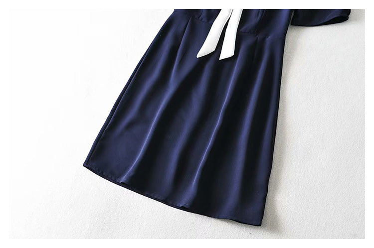 Robe parfumée Hepburn petite taille fermée petit homme plissée française 7045