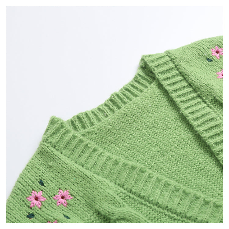 Kurzer Cardigan mit Blumenstickerei und V-Ausschnitt 7396