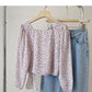 La chemise à manches longues à col carré français présente un haut fin et à la mode 6437