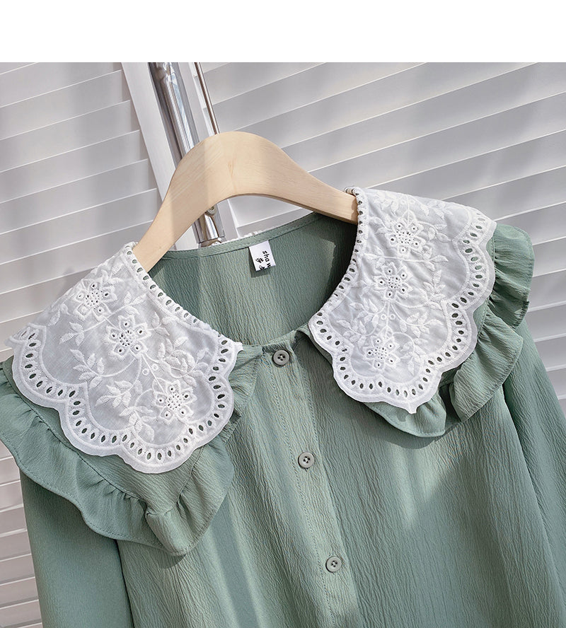 Lace doll neck Vintage age reducing shirt  6403