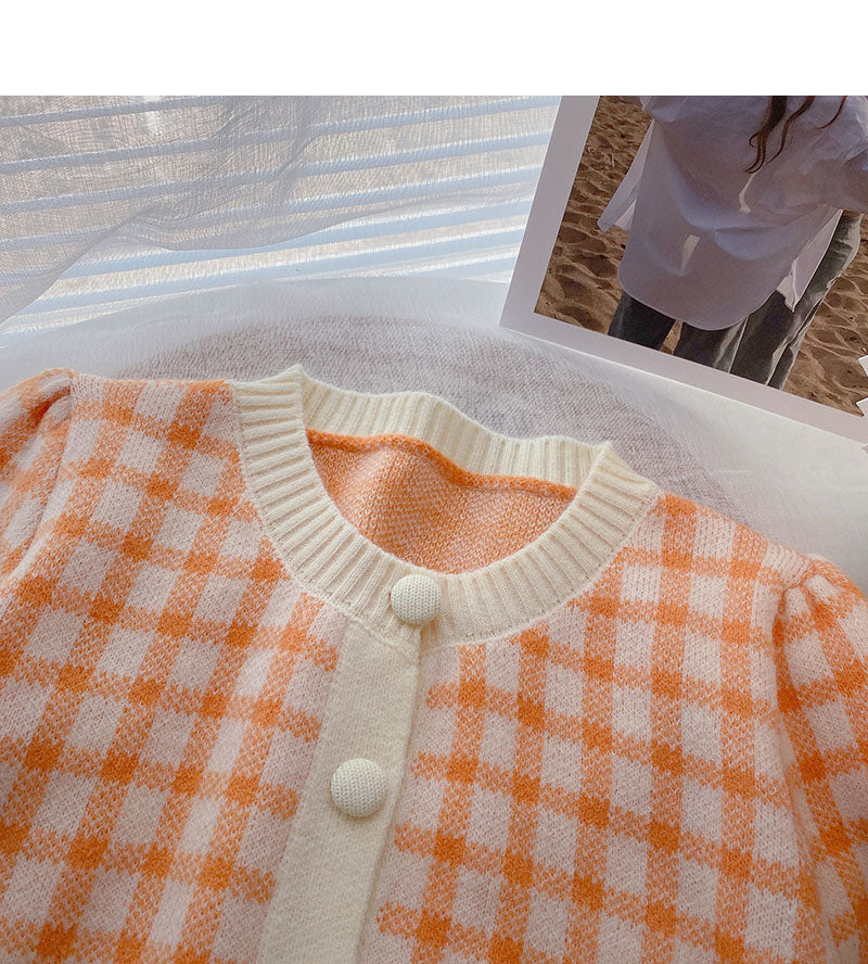 Small aging short long sleeve Knitted Top  6439