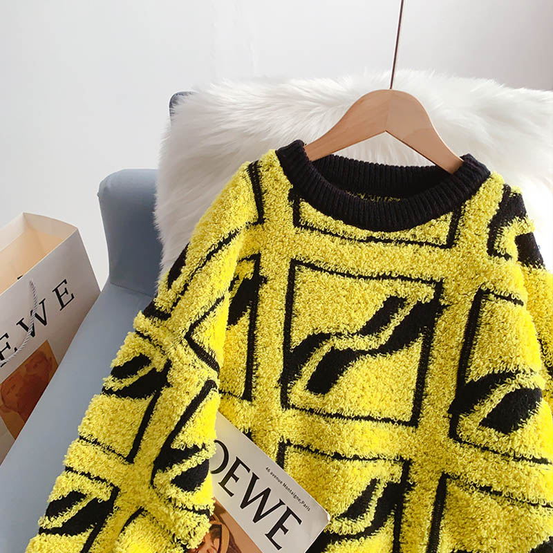 Three dimensional flocking plaid sweater  5184