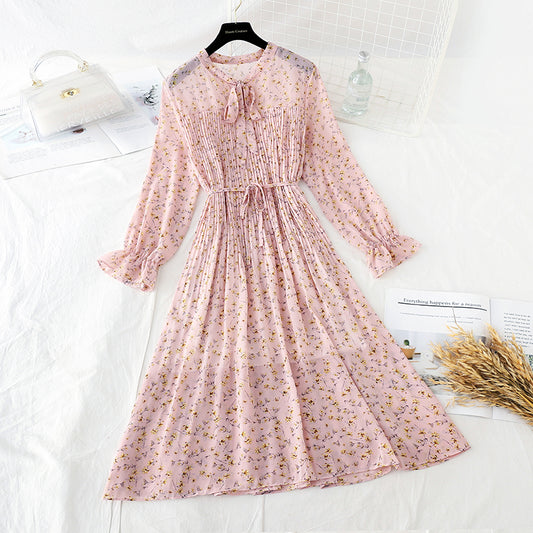 Der neue French Vintage Floral Chiffonrock ist schmal an der Taille 4841