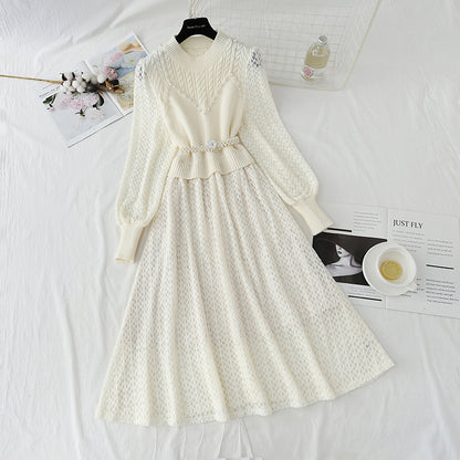 Neues Strickkleid 4435 mit Super-Fee-Spitzenstickerei