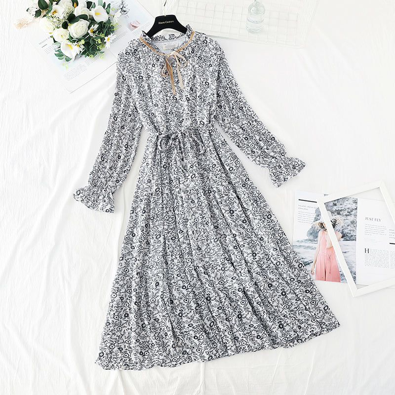 Small fragrance retro French floral dress with backing  4541