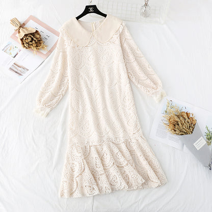 Spitzenkleid mit Puppenkragen und langem Fischschwanzrock 3990