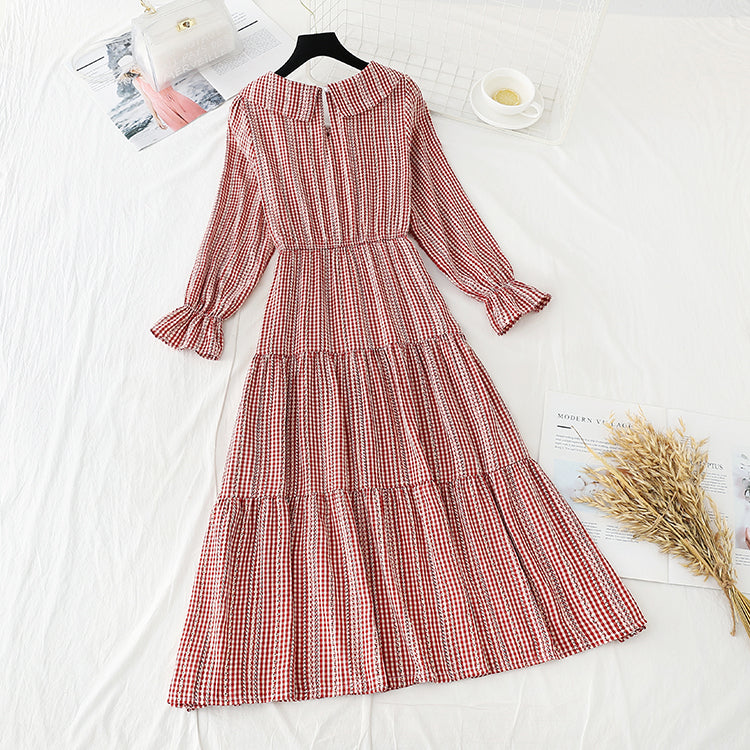 Hoch tailliertes, dünnes, französisches Erste-Liebes-Gitterfeenkleid mit sanftem Wind 3892