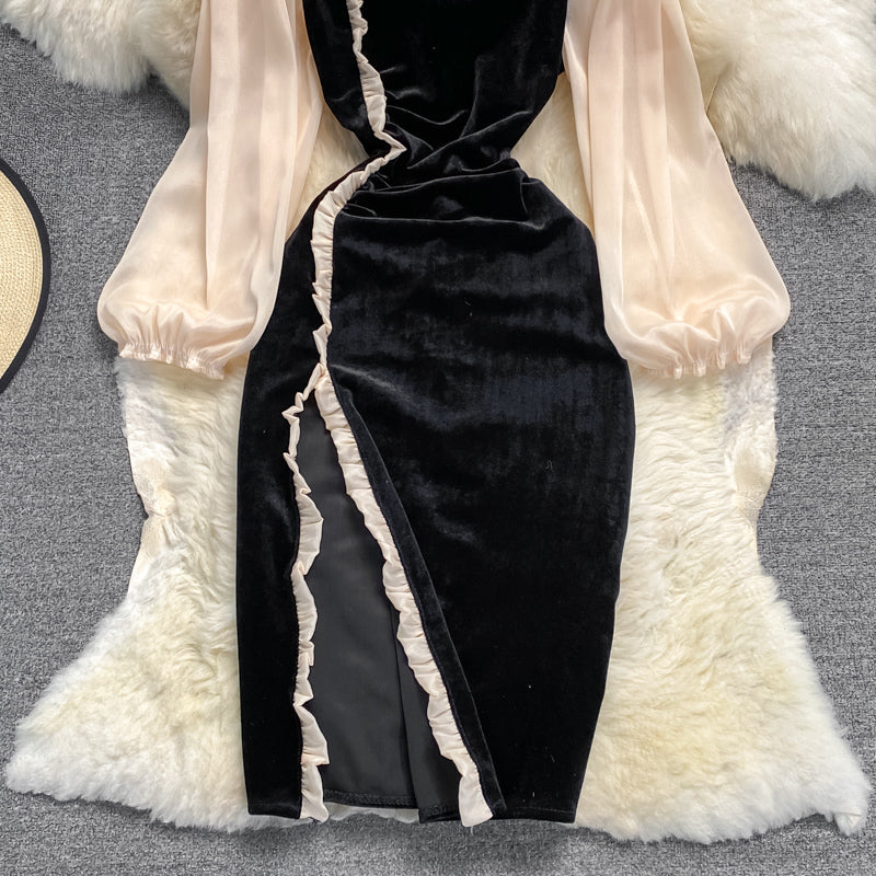 Samtkleid mit hoher Taille und eckigem Ausschnitt 3765