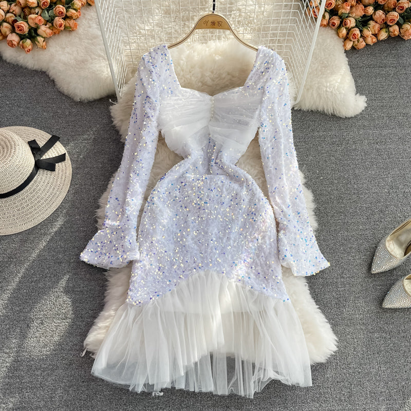 Fischschwanzkleid 3744 mit sexy Netznähten an der Hüfte in Wickeloptik