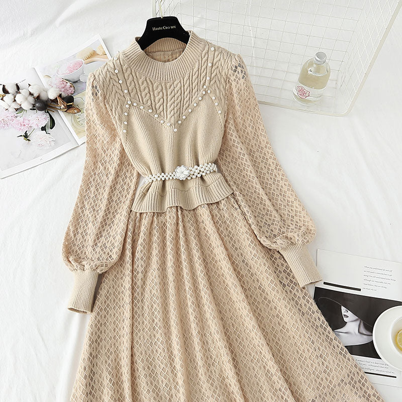 Neues Strickkleid 4435 mit Super-Fee-Spitzenstickerei