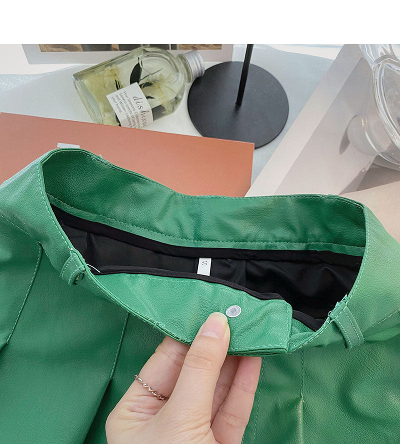 Koreanischer dünner modischer altersreduzierender Faltenrock aus Leder mit hoher Taille 5461