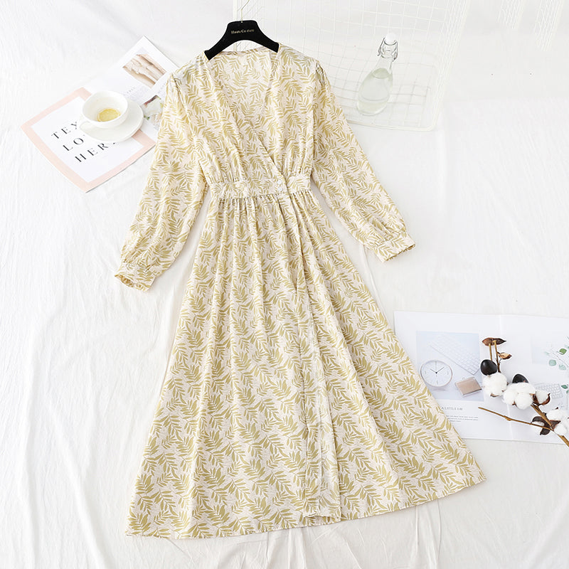 Chiffonkleid ist schmal, leicht und reif, Blumenrock 4083