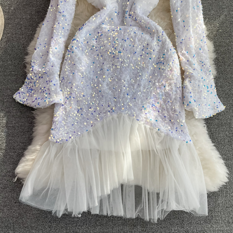 Fischschwanzkleid 3744 mit sexy Netznähten an der Hüfte in Wickeloptik