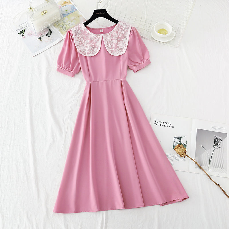 Chiffonkleid mit Spitzen-Puppenausschnitt und schmaler Taille 4855
