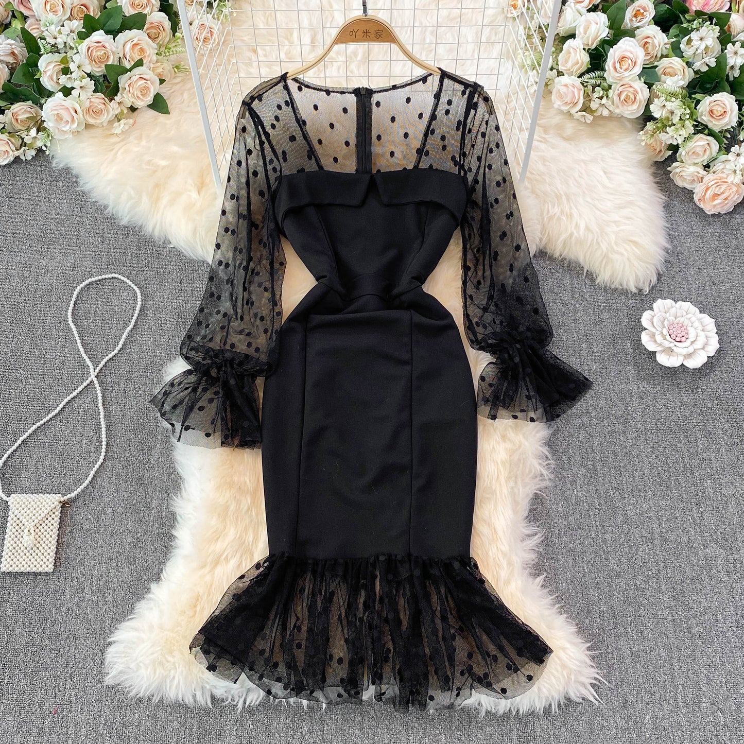 Modisches Mesh-Wellenpunktspleißen mit quadratischem Ausschnitt und temperamentvollem Retro-Kleid 3775