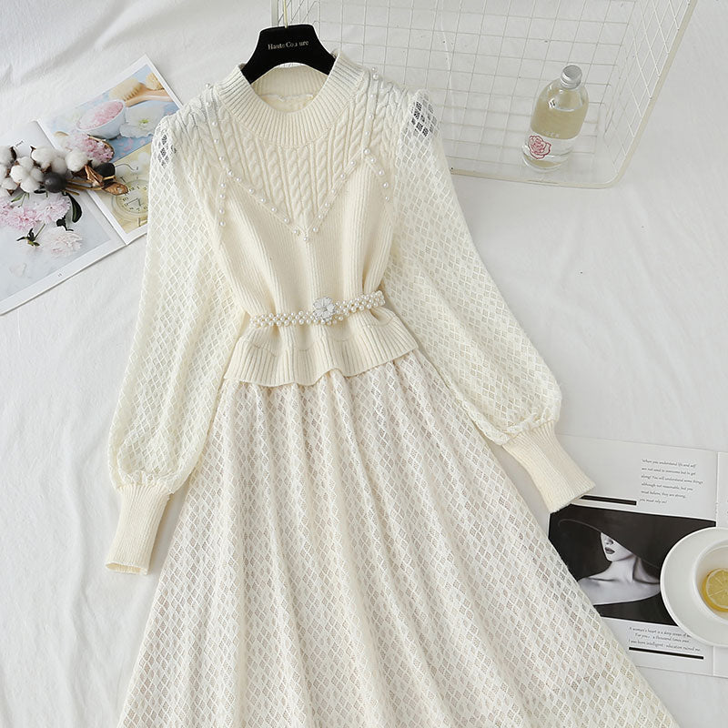 Neues Strickkleid 4435 mit Super-Fee-Spitzenstickerei