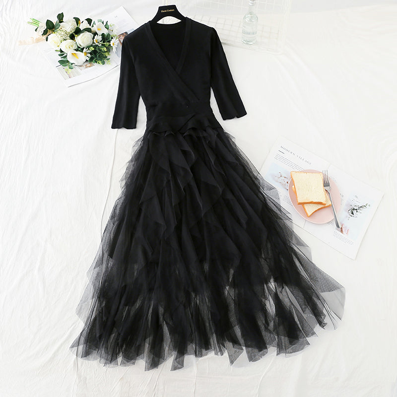 Das gestrickte Netzkleid ist hoch, dünn und leicht 3884