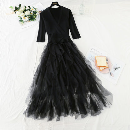 Das gestrickte Netzkleid ist hoch, dünn und leicht 3884
