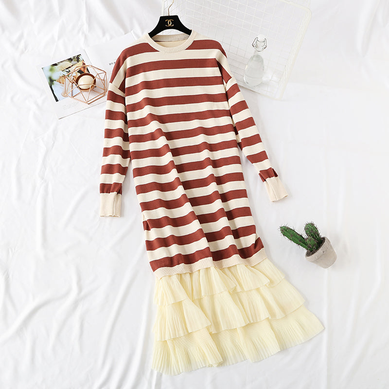Super locker gestreiftes Strickkleid 4445