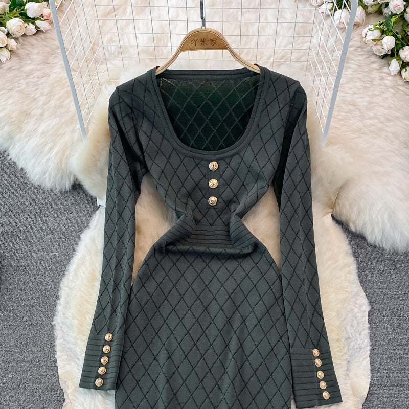 Langärmliges, sexy, personalisiertes, gestricktes Kleid mit eckigem Ausschnitt und Hüftboden 3781