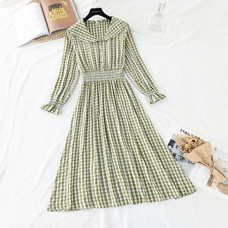 The new French retro Plaid Platycodon skirt is slim at the waist  4704