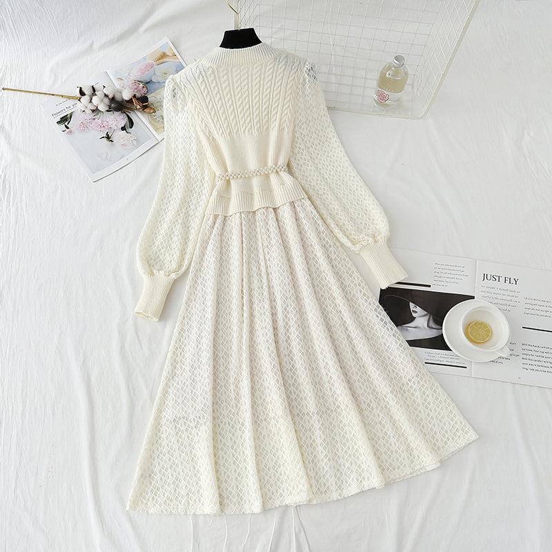 Neues Strickkleid 4435 mit Super-Fee-Spitzenstickerei