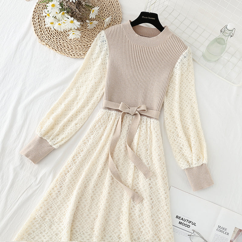 Strickkleid mit Mantelspitzennähten 4788
