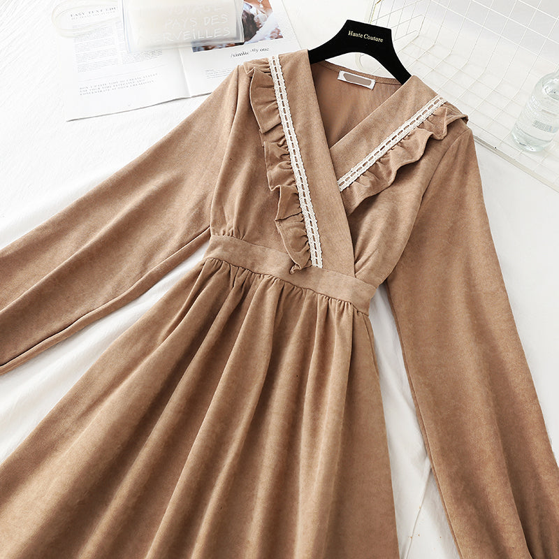 Neu Schmales Cordkleid 4753 mit altersreduzierendem Rüschen