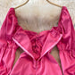 Schmales Kleid mit eckigem Ausschnitt und hoher Taille und Luftblasenärmeln 3761