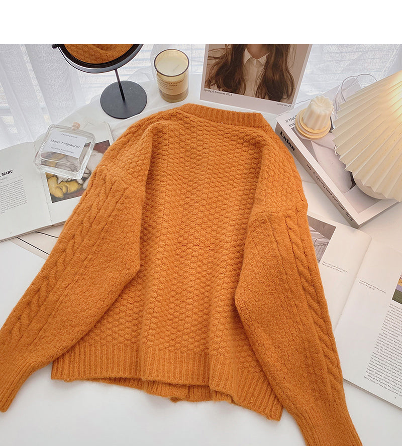 Single breasted round neck twist sweater  5986