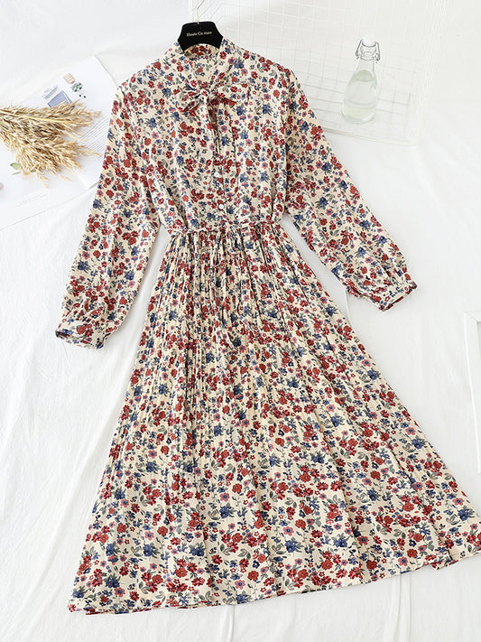 The floral dress is slim and slim  4790