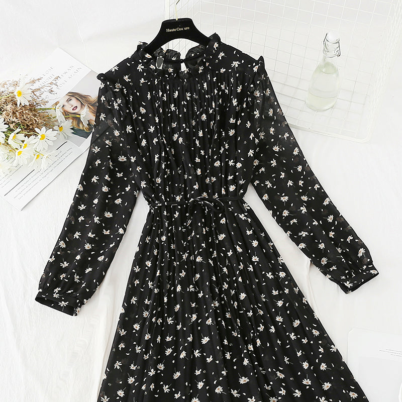 Chiffon floral skirt is thin and gentle. Wear it with a dress  4810