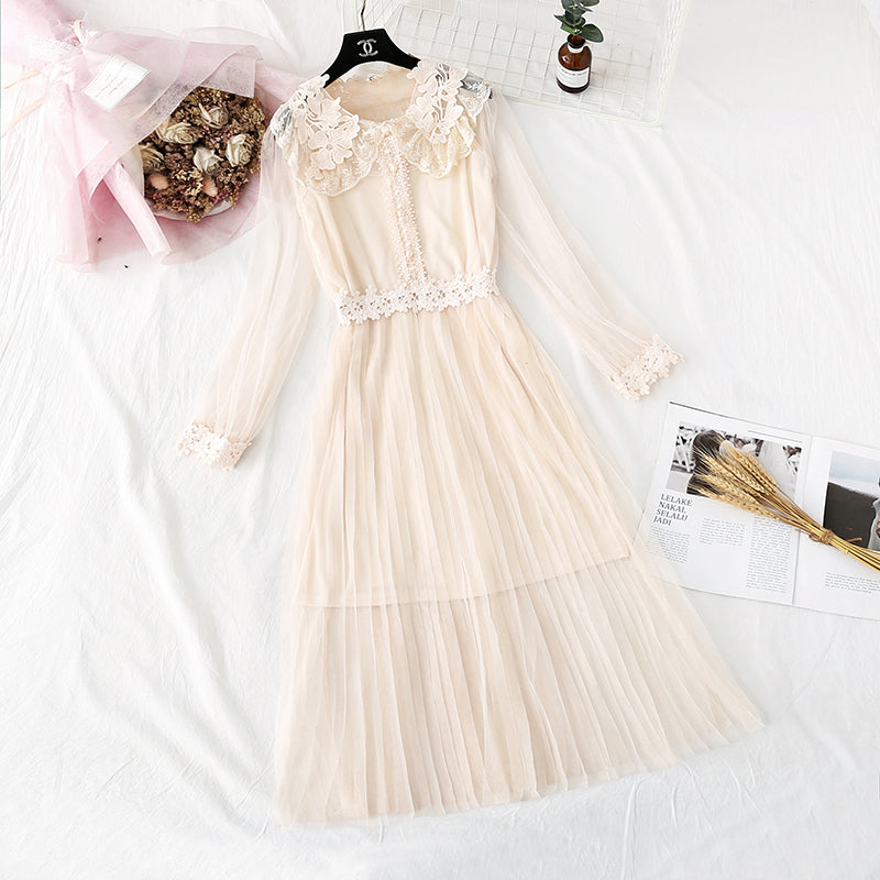 Trägerkleid aus Spitze mit Blumenmuster 4370