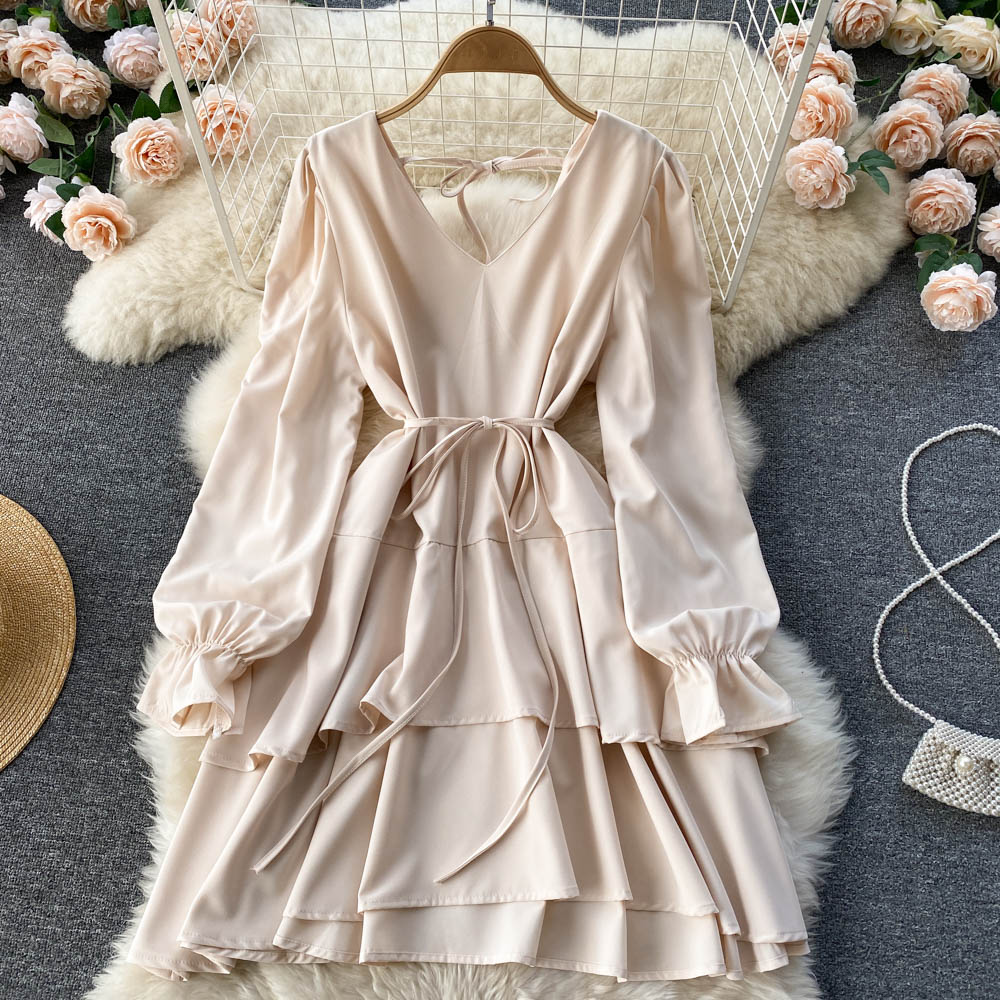 Robe simple à manches longues et col en V Robe tendance 10775